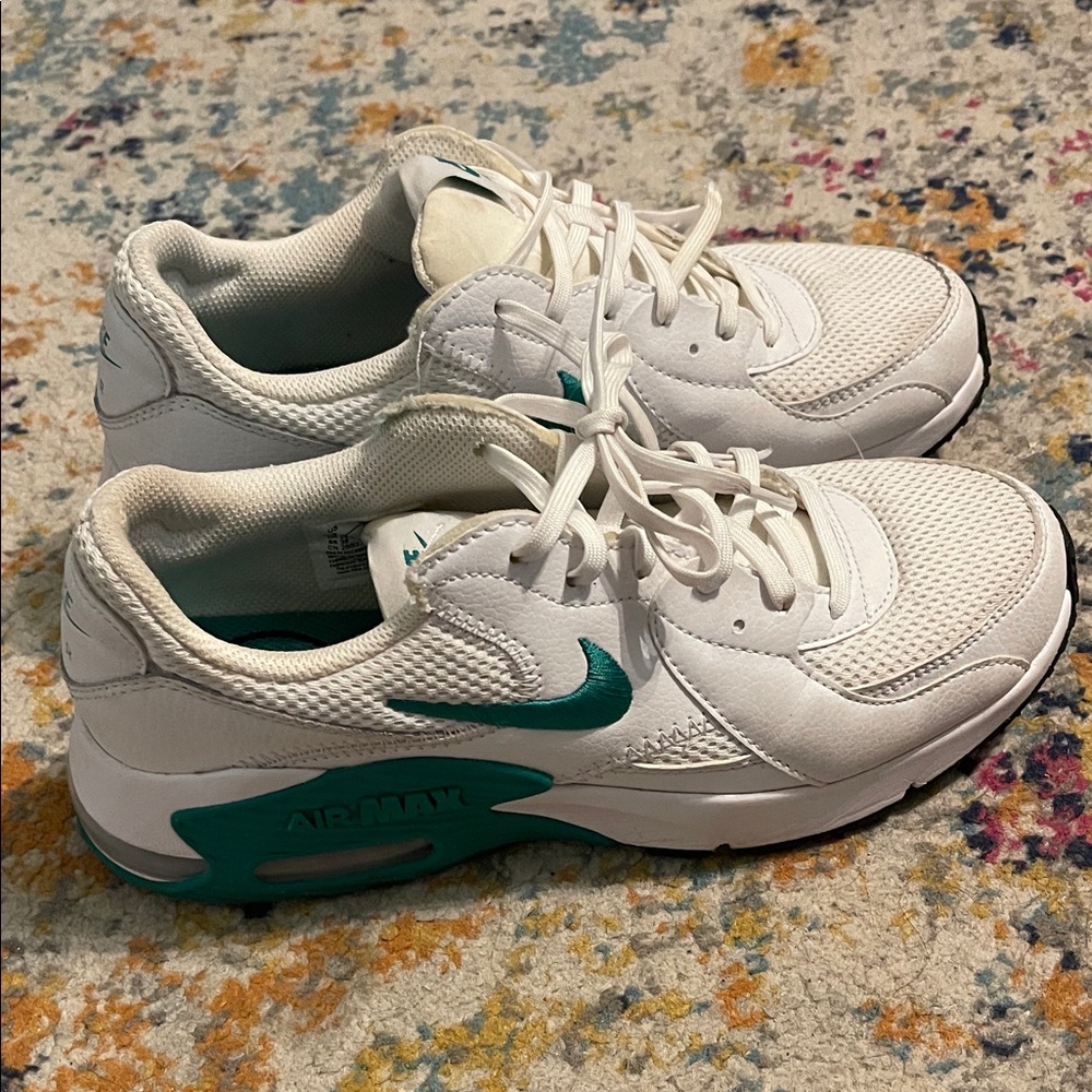 Nike Air Max White and Green Sneakers